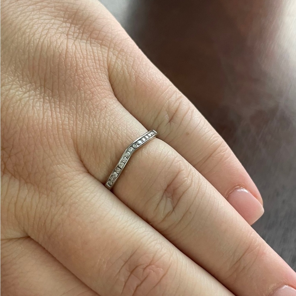 14K White Gold Diamond Ring - Picture 5 of 7